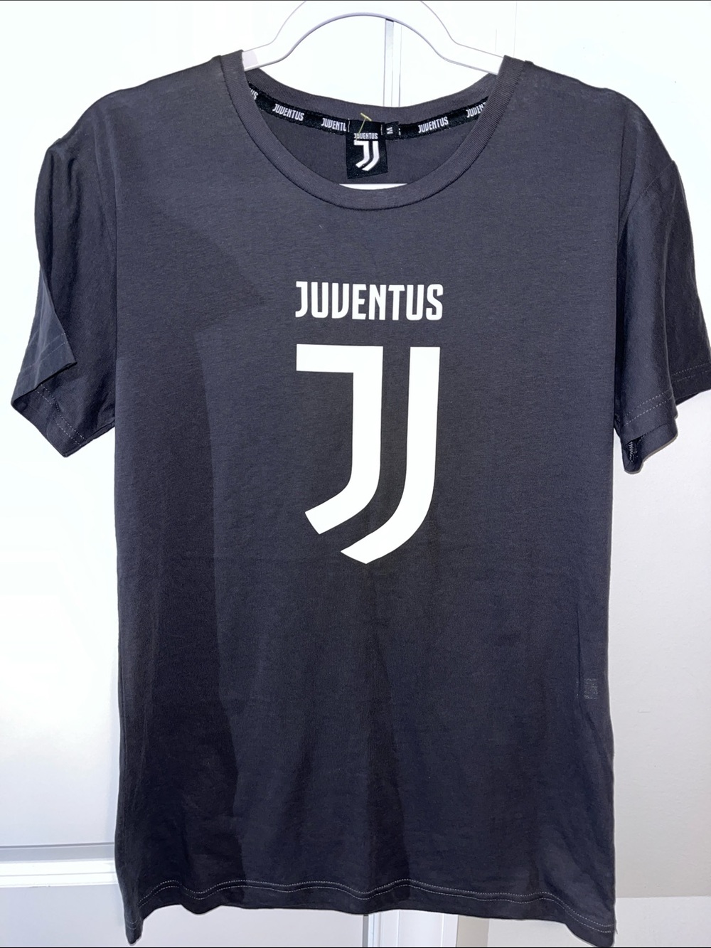 New Juventus Italy Football Soccer Club M Gray White T shirt